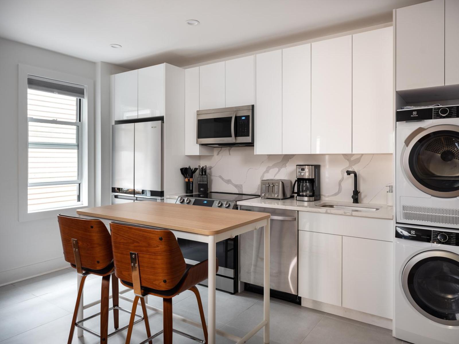 Three Bedroom Brooklynite Suite! Apartment