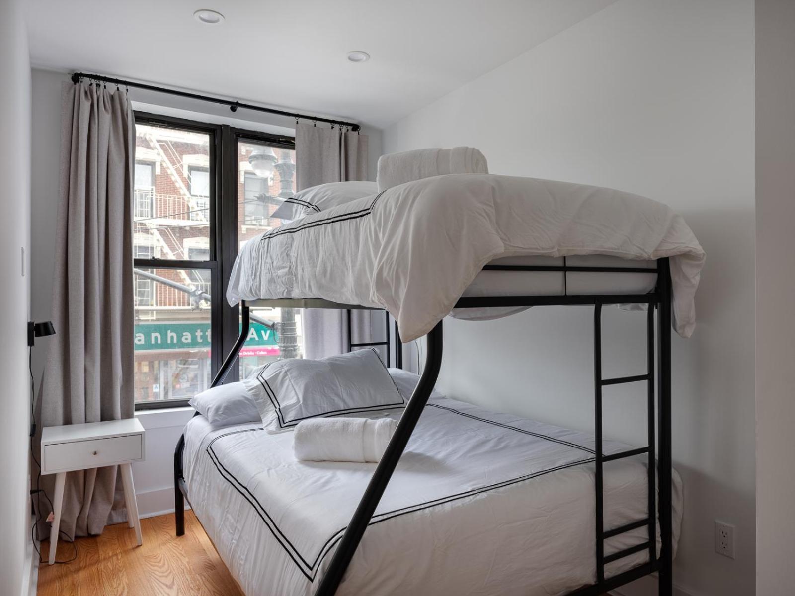 Apartment Three Bedroom Brooklynite Suite!